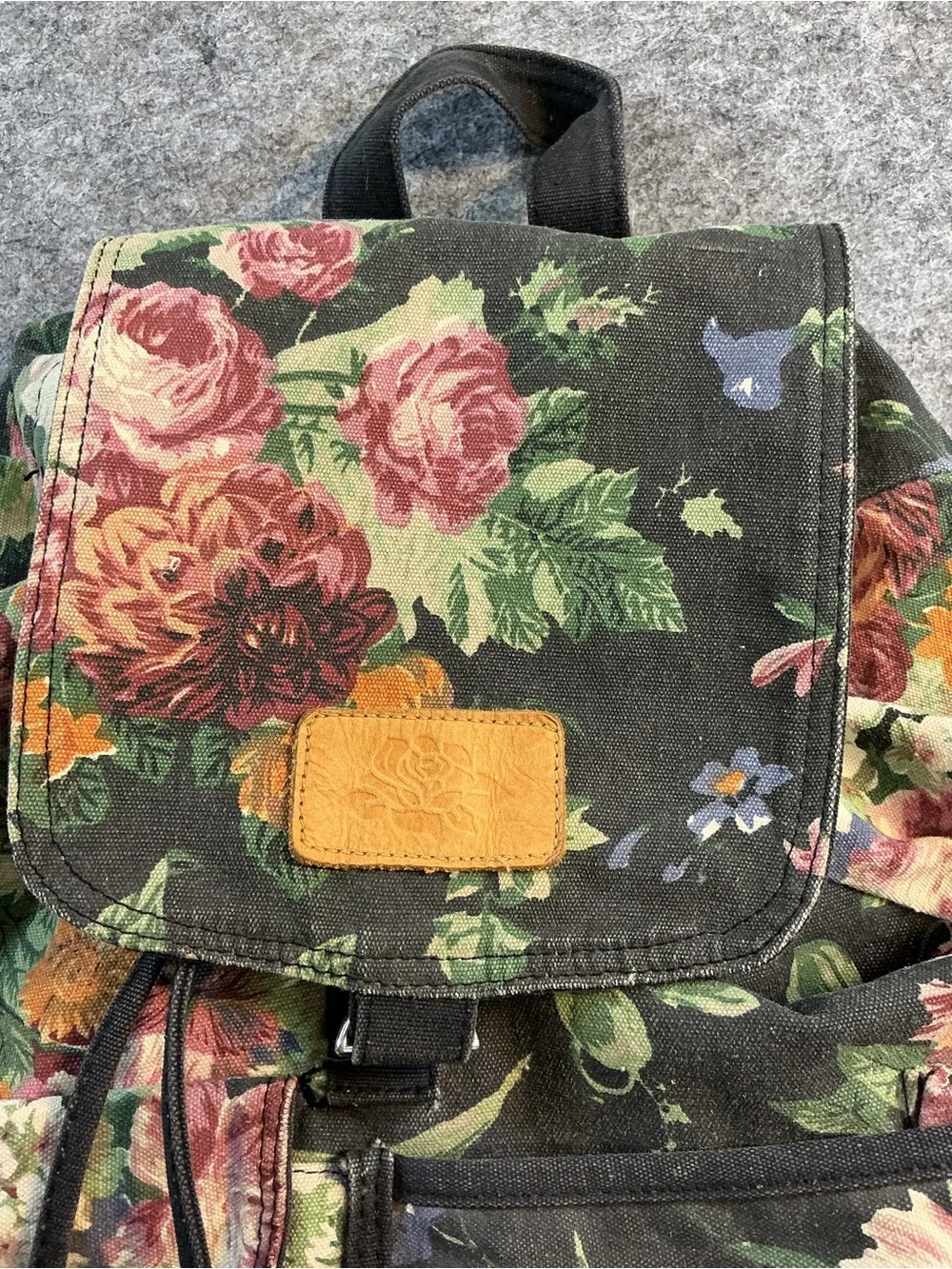 Pacific connections Vintage Floral Canvas Backpack - Black Green Rose Print